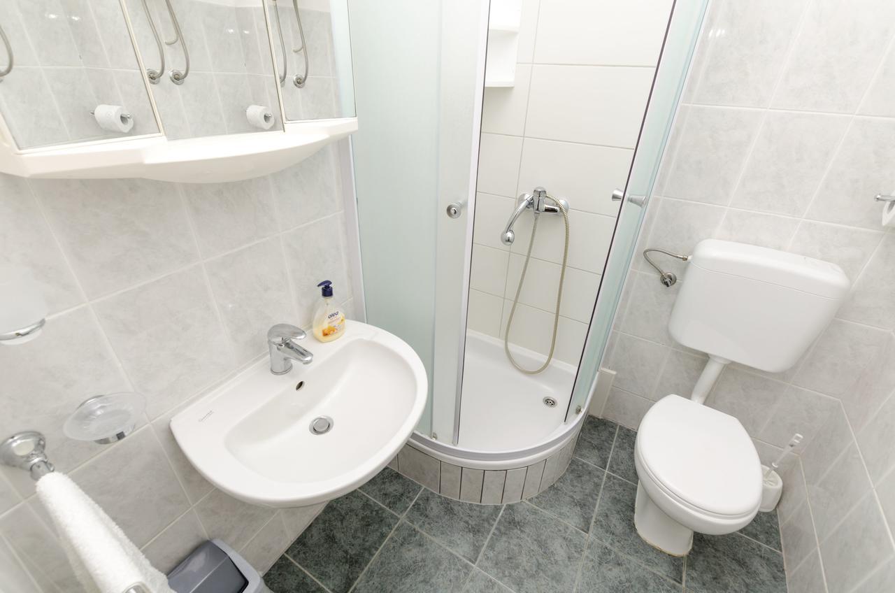 פרימוסטן Apartments Mirko מראה חיצוני תמונה