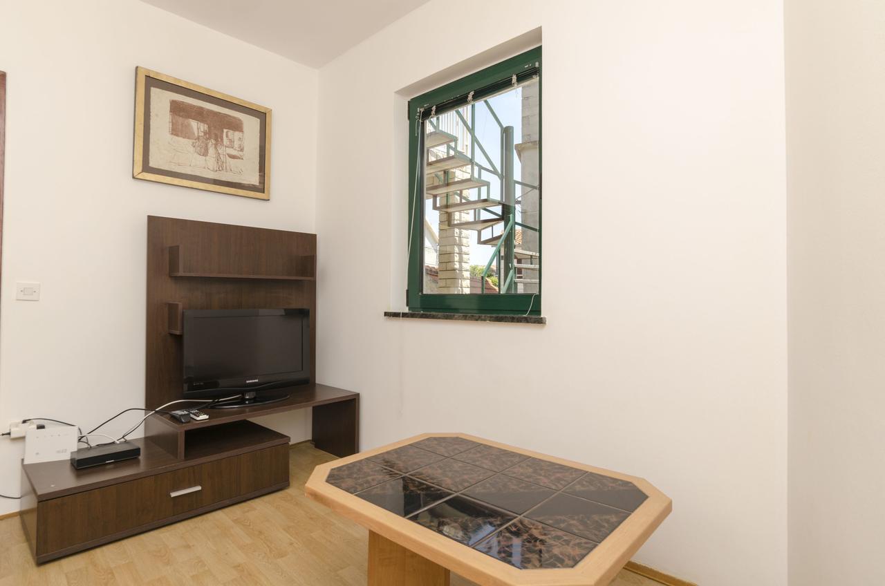 פרימוסטן Apartments Mirko מראה חיצוני תמונה